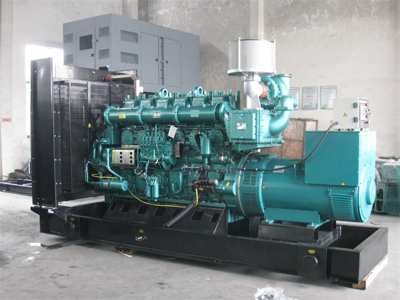 莱阳200KW 柴油发电机的油耗是多少？